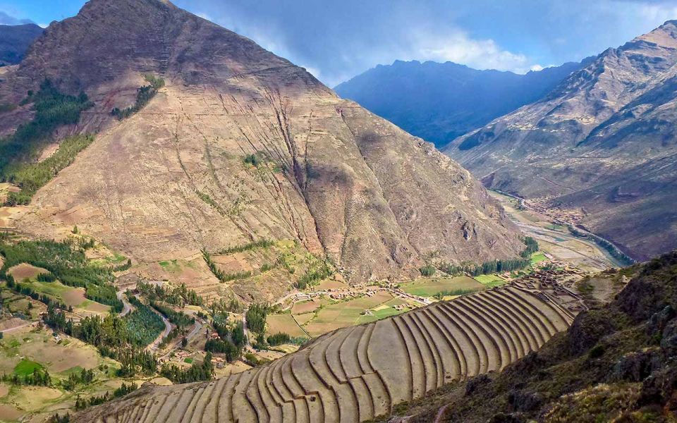 9 Days Excursion Cusco, Sacred Valley, Lake Titicaca || Hotel - Rainbow Mountain Trek