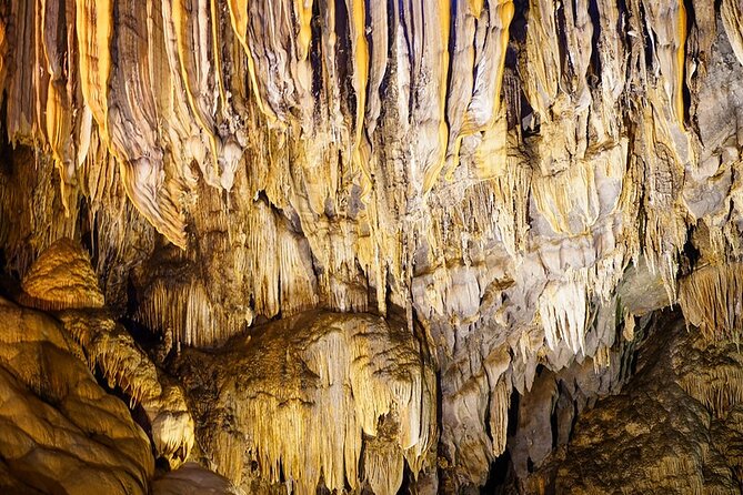 Adventure Tour to Ban Gioc Waterfall - Ba Be Lake 3 Days 2 Nights - Dining and Sustenance