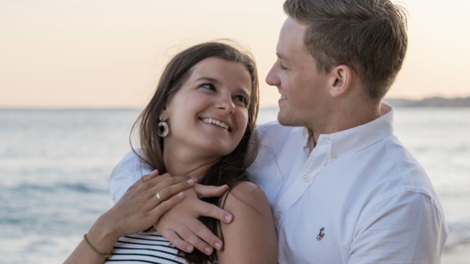 Algarve: Photoshoot for Couple, Family, Portrait - Customizable Meeting Point Options