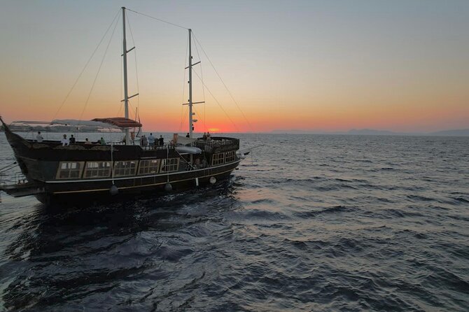 All Inclusive Sunset Cruise With Dinner & Unlimited Aperol Spritz, Beer, Wine - Scenic Sunset Views