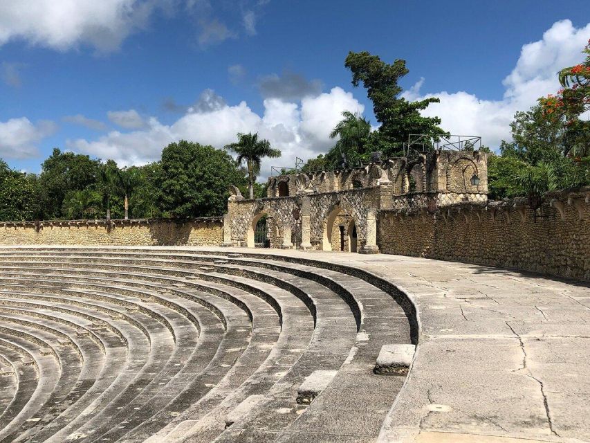 Altos De Chavon: Cultural Day Higuey Experiences - Enjoying a Dominican Lunch