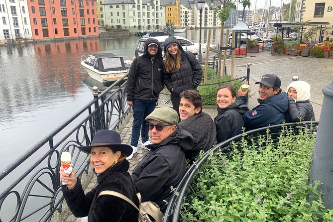 Amazing City Walk in Alesund - Discovering the Citys Attractions