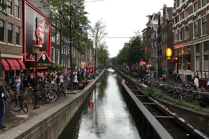 Amsterdam: Introduction Walking Tour (Top Rated) - Coffee Shop Culture