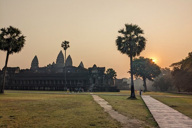 Angkor Wat Temple Tour With Own Tuk Tuk Driver - Pickup and Drop-off