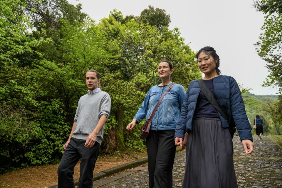 Arashiyama: Bamboo Grove and Temple Tour - Taking in Tenryuji Temple