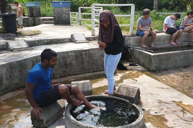 Batu Caves,Waterfalls and Hot Springs Tour With Lunch - Meeting and Pickup Options