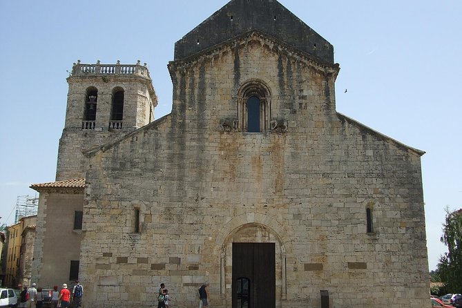 Besalu & 3 Medieval Towns Small Group Tour With Hotel Pick-Up - Accessibility