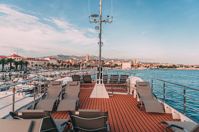 Blue Lagoon, Shipwreck & Maslinica From Split With LUNCH & DRINKS - Accessibility and Transportation