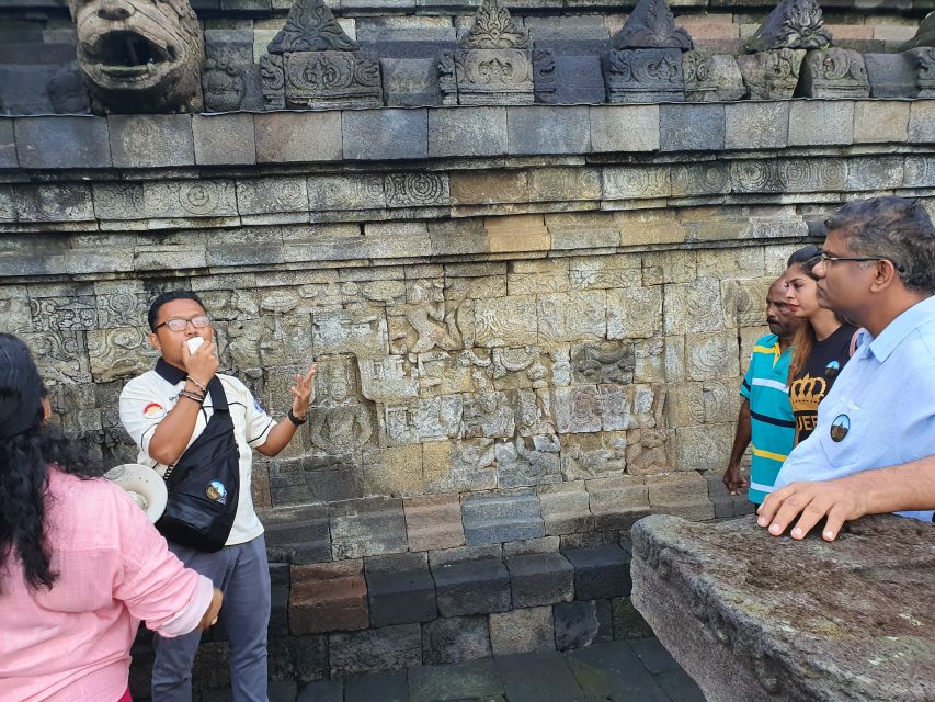 Borobudur Tour - Visiting Mendut and Pawon Temples