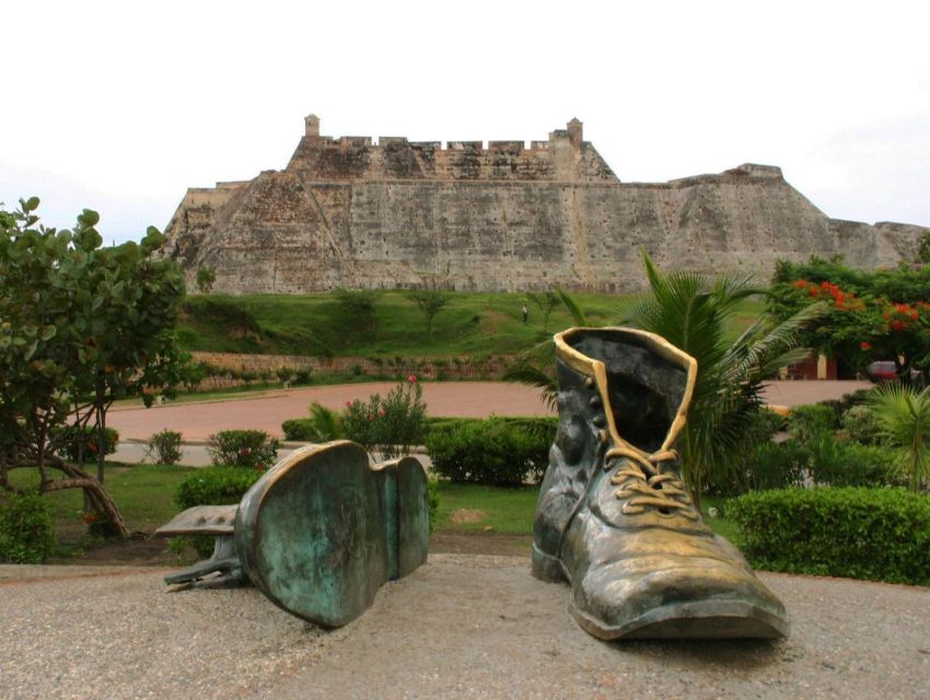 Cartagena: BILINGUAL CITYTOUR + SAN FELIPE CASTLE & Old City - Meeting Point