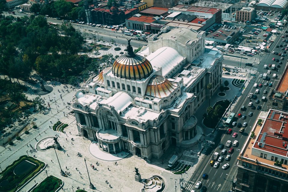 CDMX: Neighborhoods Contrasts Bus & Cable Car Private Tour - Cultural Insights