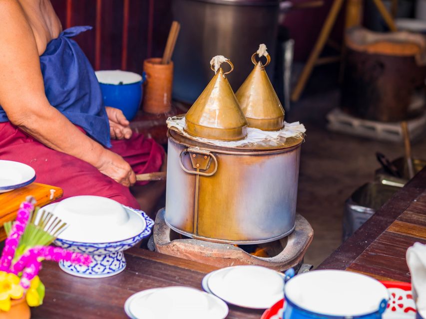 Chiang Mai: Local Food and Markets Guided Walking Tour - Pa Thong Ko (Deep-fried Dough Sticks)