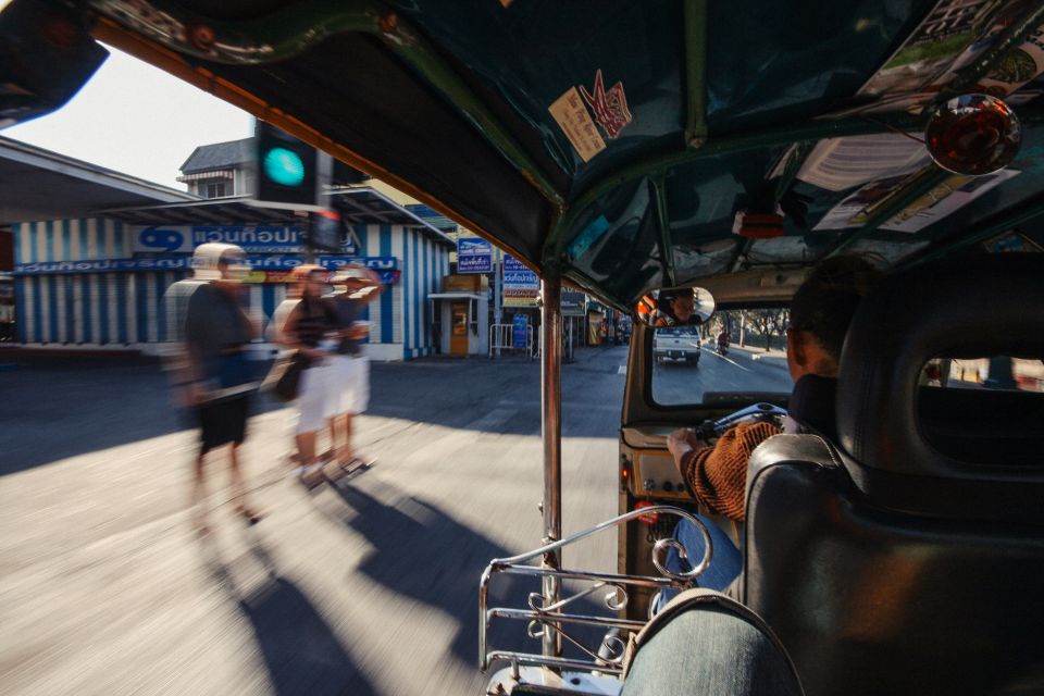 Chiang Mai: Private Tuk Tuk Tour of City Temples With Pickup - Tha Phae Gate