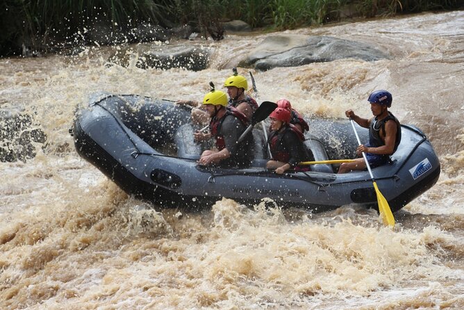 Chiang Mai Rafting in Mae Taeng River With Thai Buffet - Exploring the Tropical Landscape