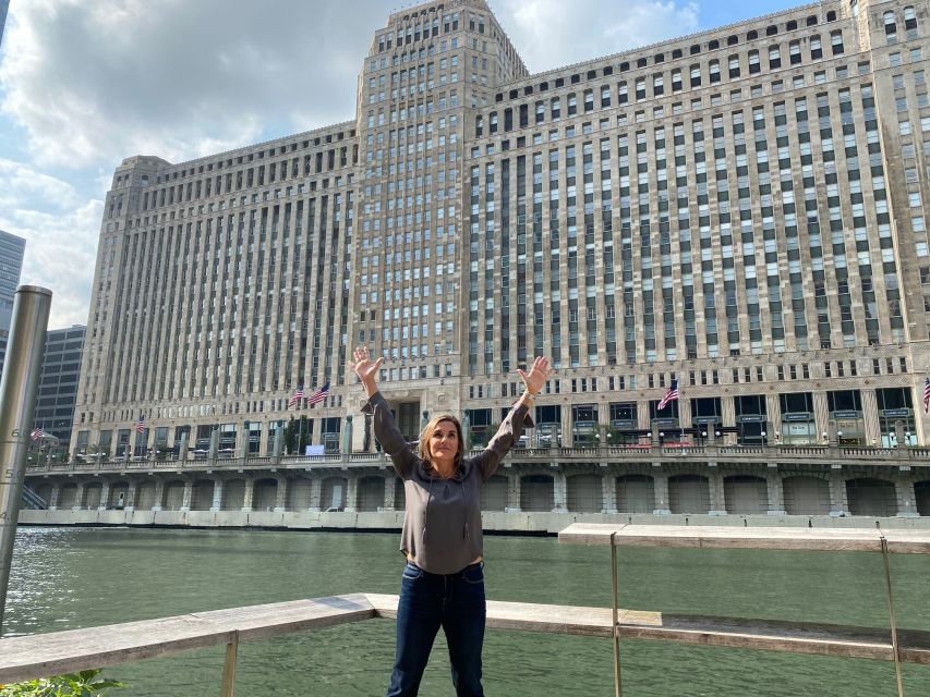 Chicago River Yoga Walk - Live Tour Guide and Yoga Instructor