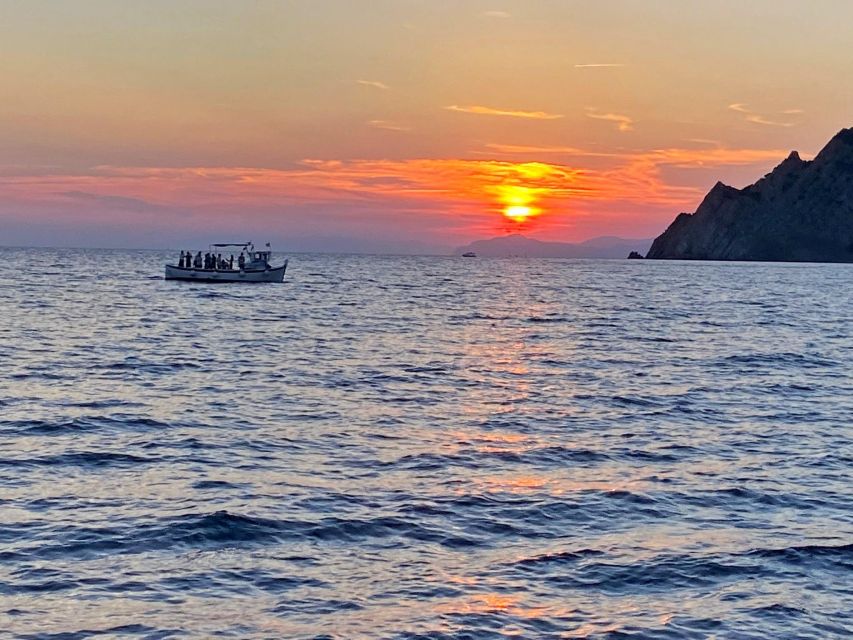 Cinque Terre Sunset Boat Tour With Traditional Ligurian Gozzo - Meeting Point