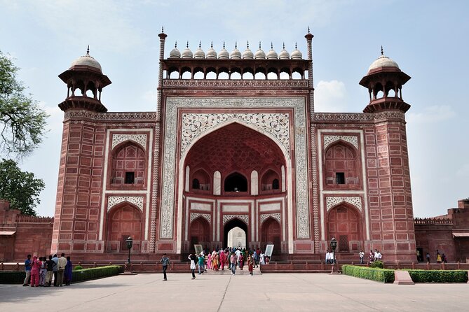 Delhi All Inclusive Half Day City Tour With Guide - Transportation and Guide