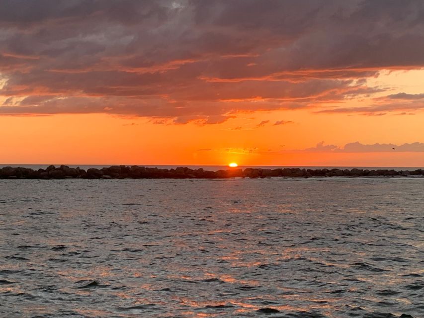 Destin: Dolphin Watch Cruise - Included Amenities