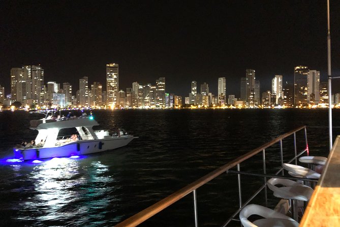 Dinner Cruise Along Cartagenas Bay - Seating Arrangements