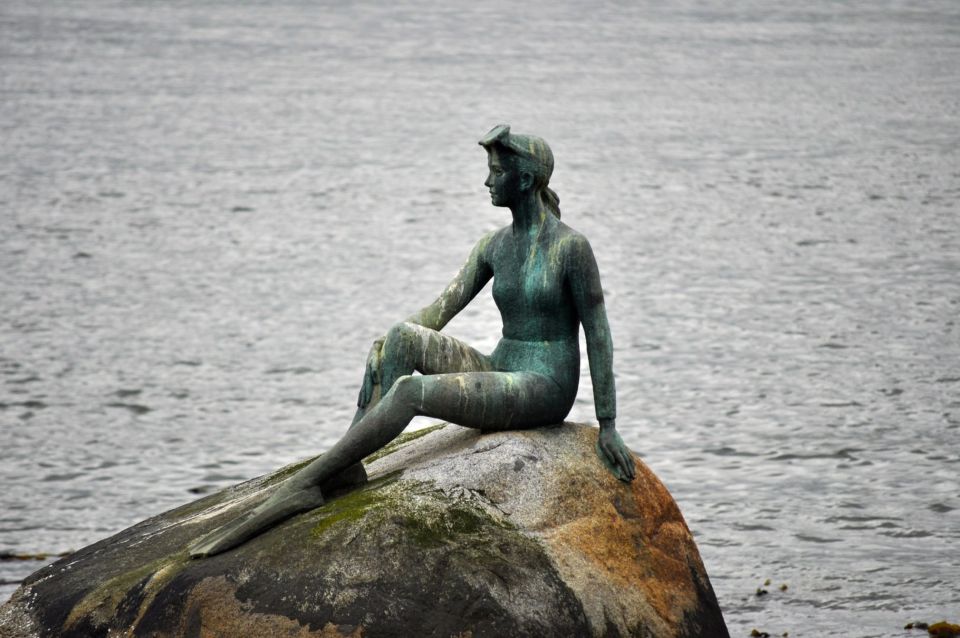 Discover Stanley Park With a Smartphone Audio Walking Tour - Landmarks and Statues to See