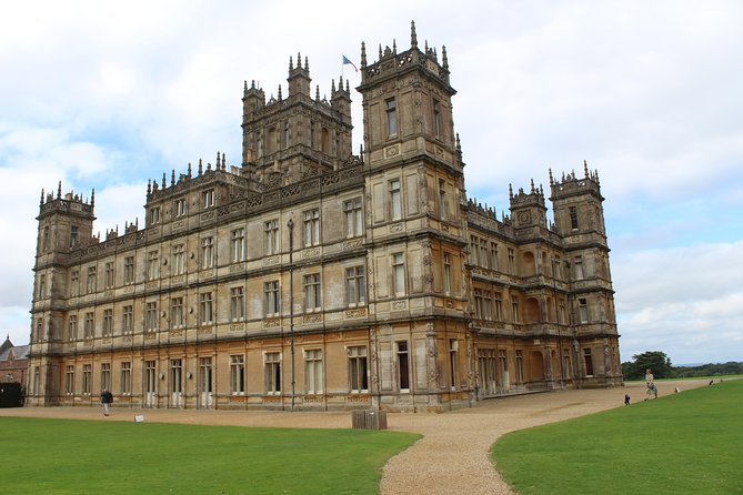 Downton Abbey and Village Small Group Tour From London - Exploring Highclere Castle