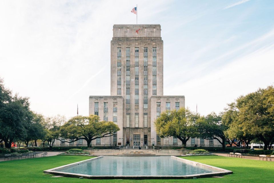 Downtown Houston: In App Audio Walking Tour - Architectural Icons at Sam Houston Park