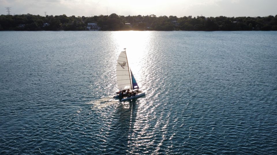 Explore Bacalar With the Wind. - Indulge in Refreshments