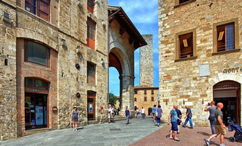 From Florence: PRIVATE Tour of San Gimignano and Volterra - Marvel at Towering Structures