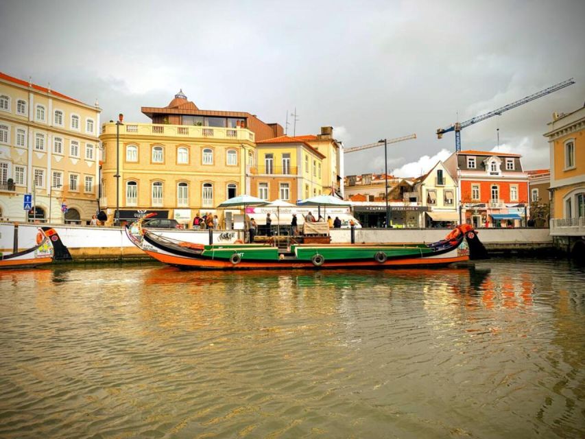 From Lisbon: Private Transfer to Porto With Aveiro Tour - Customization and Important Details