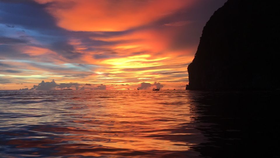 From Phi Phi: Sunset and Bioluminescent Plankton Boat Tour - Photographic Opportunities at Pi Leh Lagoon