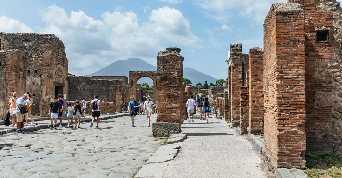 From Rome: Day Trip to Pompeii With Tickets and Pizza Lunch - Roundtrip Coach Transportation From Rome