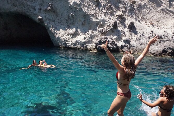 Full-Day Cruise in Antiparos and Despotiko With Barbecue - Cruising the Scenic Islands