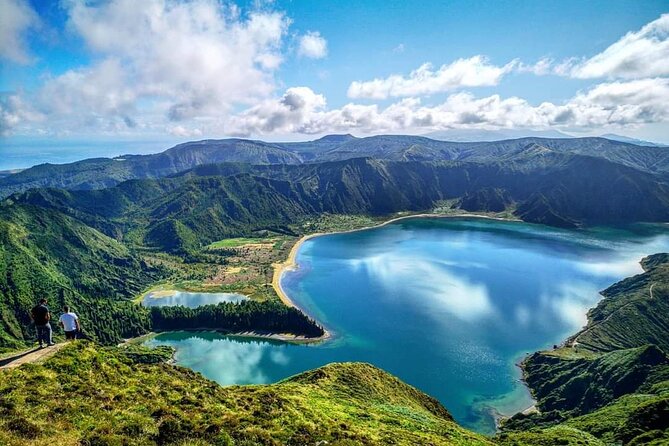 Full Day Sete Cidades & Lagoa Do Fogo Tour With Lunch (West Tour) - Exploring Volcanic Crater