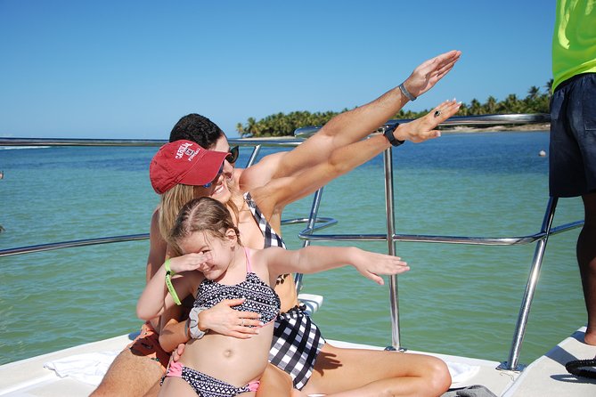 Great Snorkeling Cruise With Sharks & Stingray Encounter and Natural Pool - Catamaran Cruise