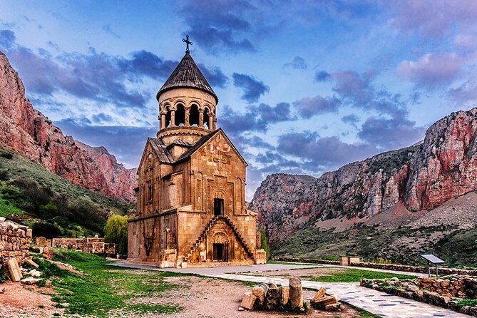 Guided Tour: Khor Virap, Noravank Monastery, Areni, Jermuk - Experiencing Jermuks Hot Springs