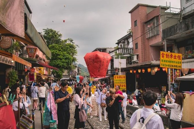 Half Day Private Tour to Jiufen, Shifen Waterfall & Pingxi Sky Lantern - Logistical Details