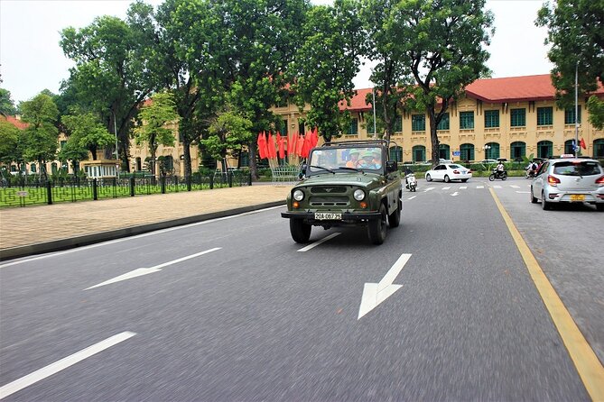 Hanoi Jeep Tours : City & Countryside Half Day Jeep Tours Combo - Sample Vietnamese Delicacies