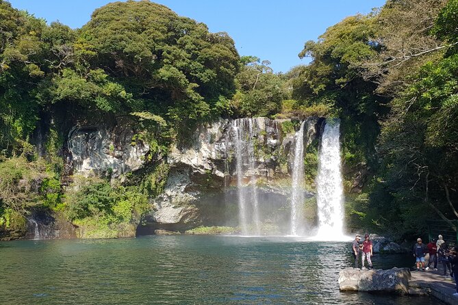 Jeju Premium Small Group UNESCO Day Tour - South Course - Marveling at Jusangjeolli Cliff