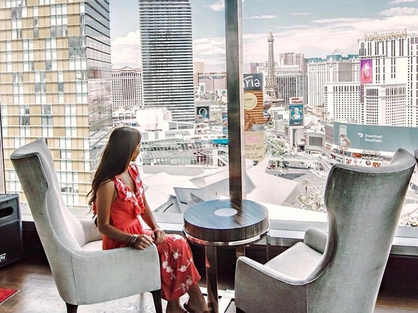 Las Vegas: Top Must-See Spots Las Vegas Strip Walking Tour - Explore Relaxing Lounges With Strip Views