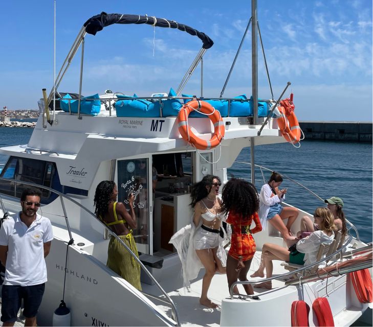 Lisbon: 4H Private Catamaran Tour With Swimming - Welcome Drink