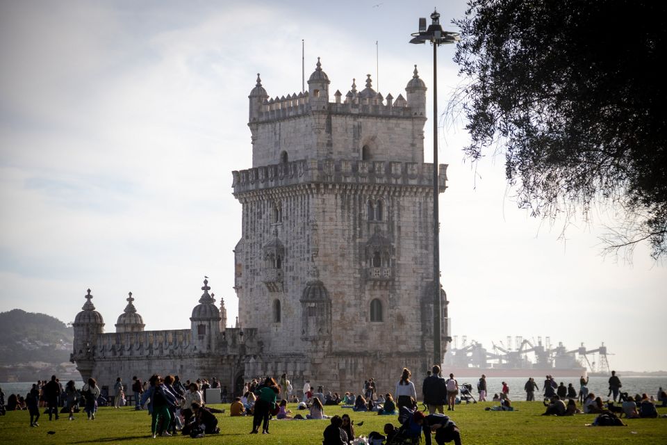 Lisbon Express :Half Day City Discovery Private Tour - Beautiful Views of Lisbon