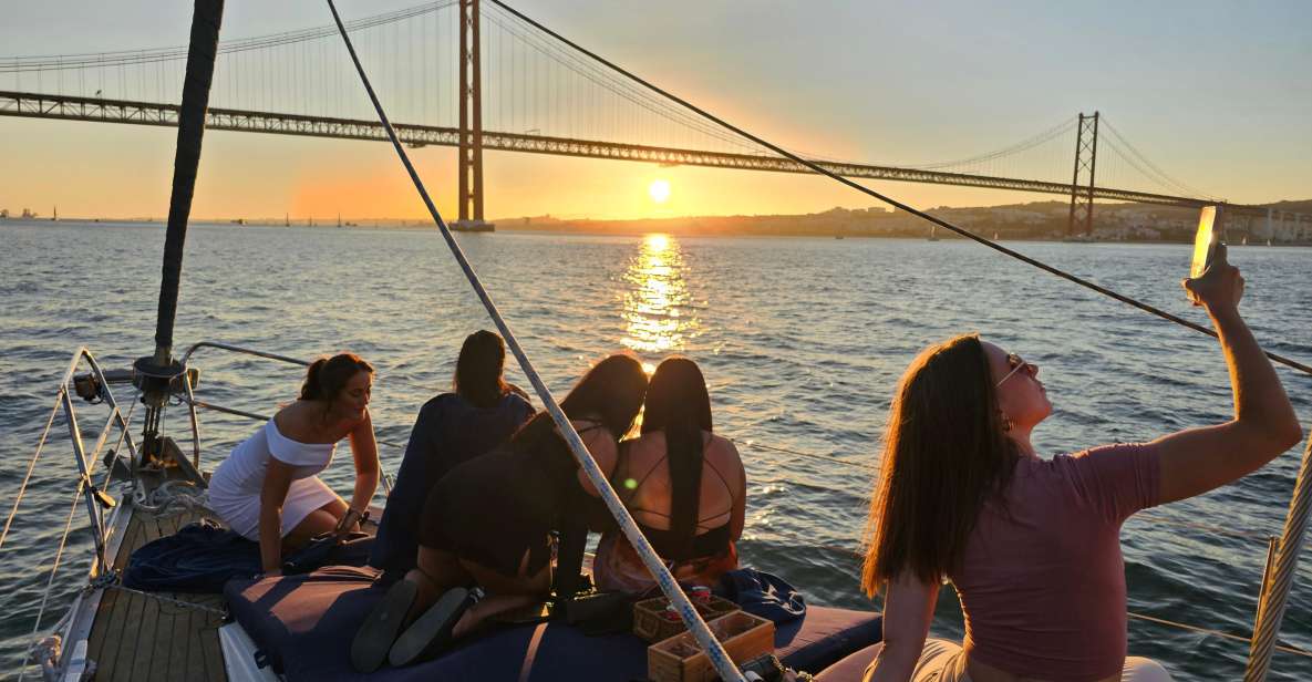 Lisbon: Private Relaxing 2-Hour Sunset Stroll - Duration & Price