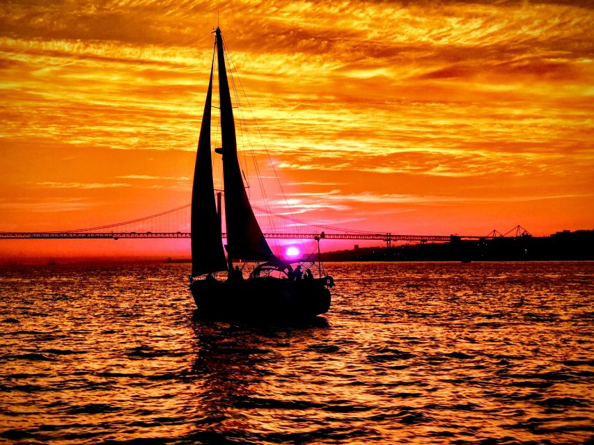 Lisbon: Private Sunset Cruise With Portuguese Wine - Sunset Vistas