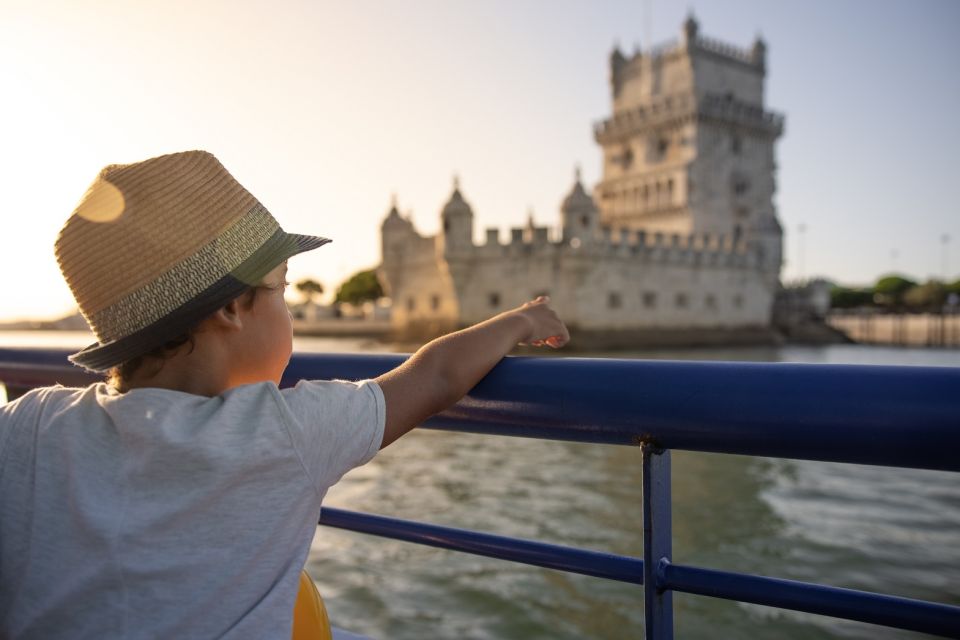 Lisbon: Sightseeing Boat Tour With Hop-On Hop-Off Option - Operational Schedule