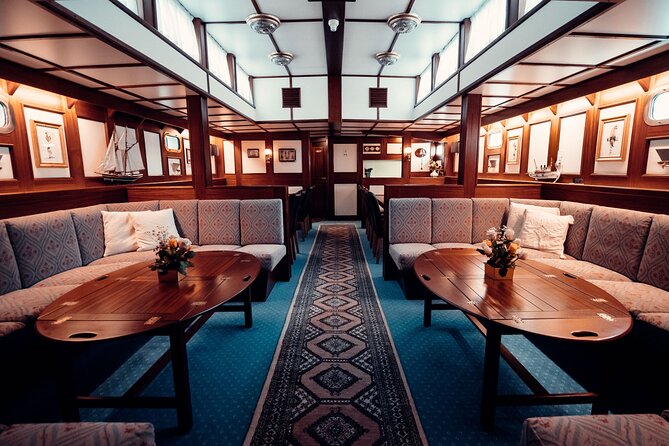 Luxury Northern Lights Cruise With Hot Tub and Dinner - What to Expect