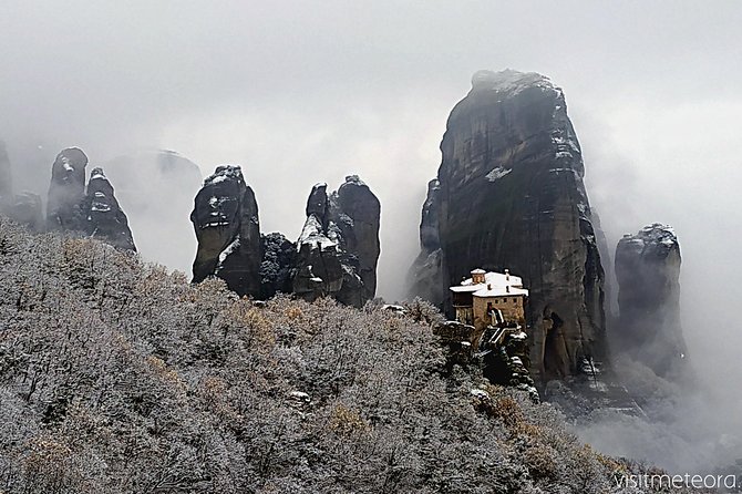 Meteora Monasteries Half-Day Small Group Tour With Transport - Tour Features and Inclusions Overview