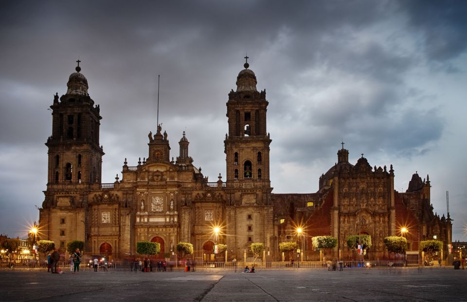 Mexico City at Night Walking Tour - National Palace Visit