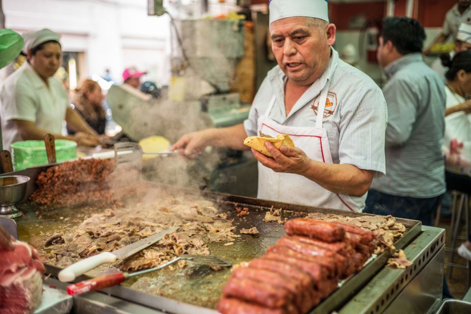 Mexico City: Market and Beyond Walking Tour With Tastings - Admiring Street Art Gems