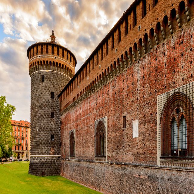 Milan: Old Town and Top Attractions Private Tour by Car - Booking Details