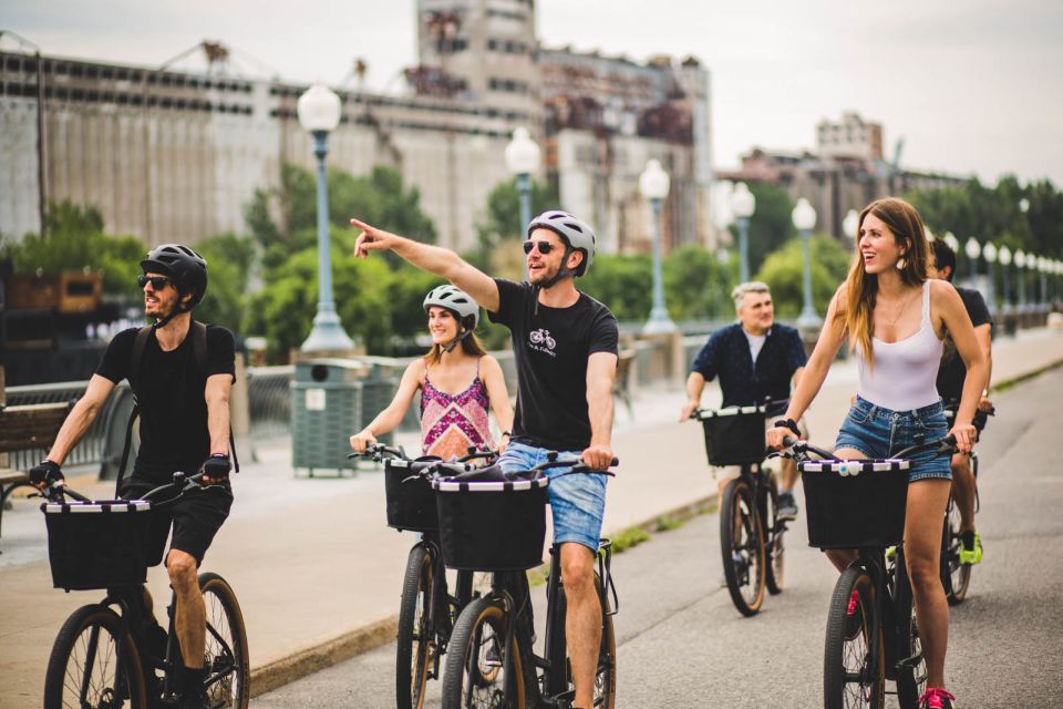 Montreal: Downtown and Old Montreal Highlights Bike Tour - Taking in Cultural Experiences